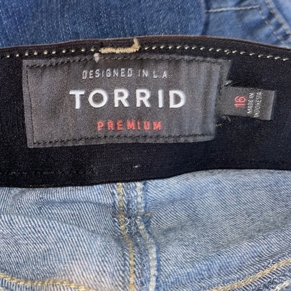 Torrid Premium Bombshell Skinny Stretch Denim Casual Comfy Summer Jean Shorts - Picture 7 of 13